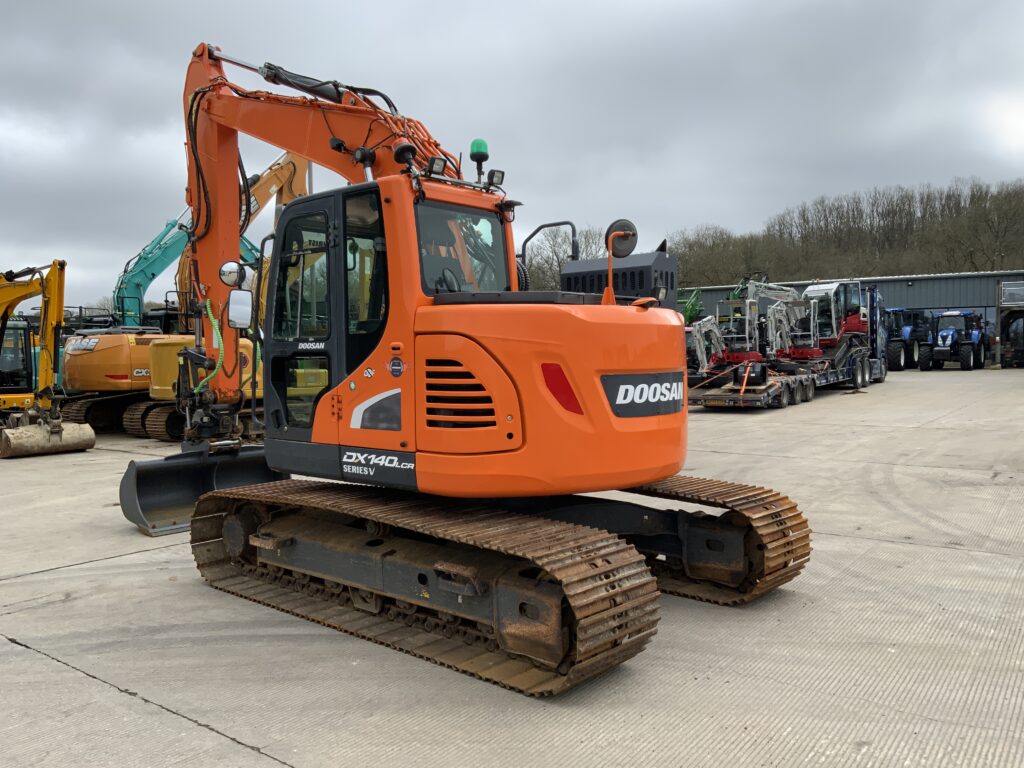Doosan DX140LCR-5 Digger (ST25037)