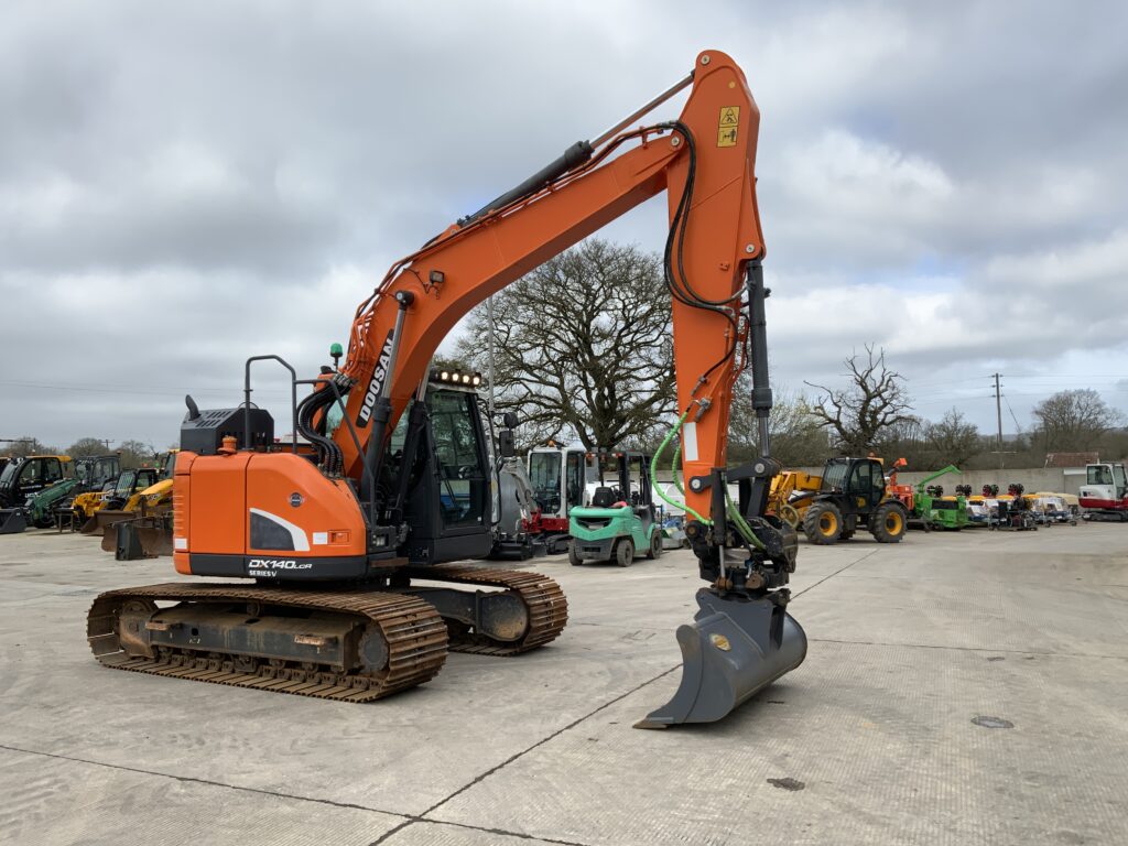 Doosan DX140LCR-5 Digger (ST25037)