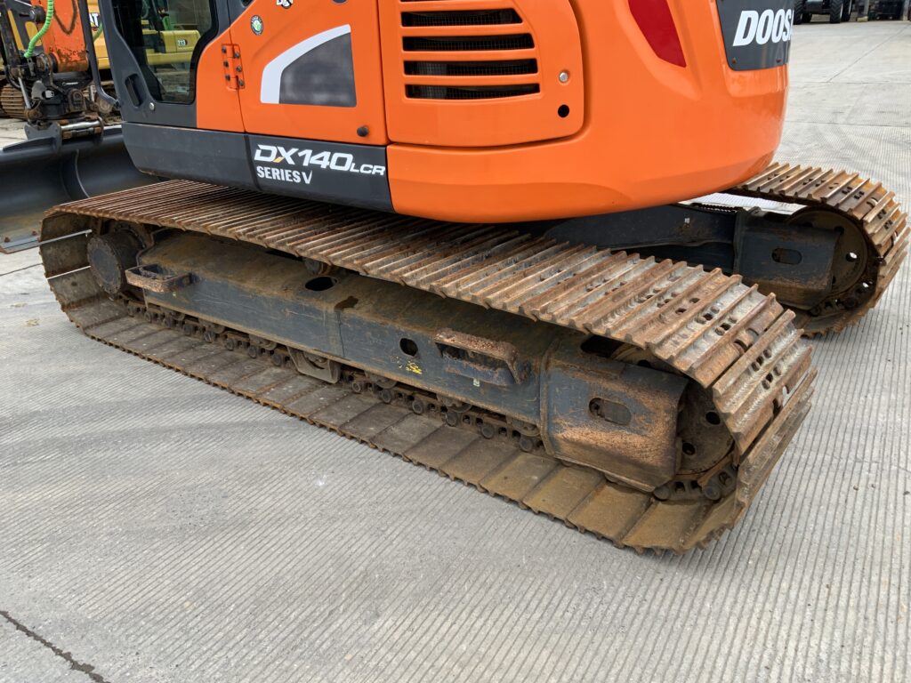 Doosan DX140LCR-5 Digger (ST25037)