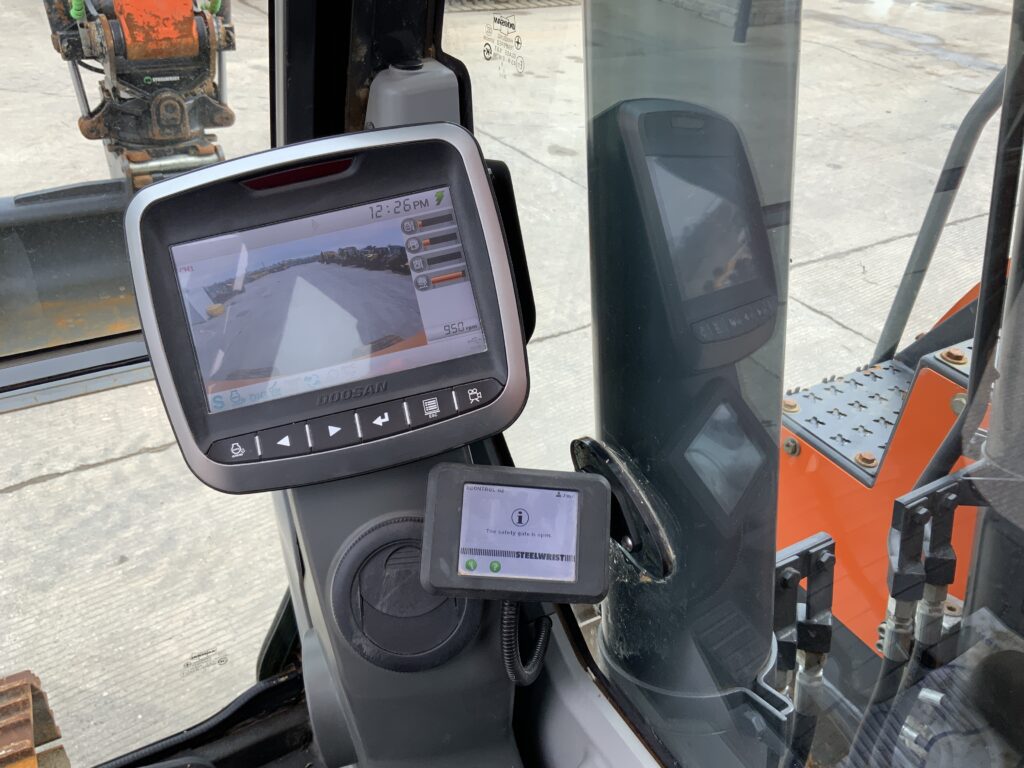 Doosan DX140LCR-5 Digger (ST25037)