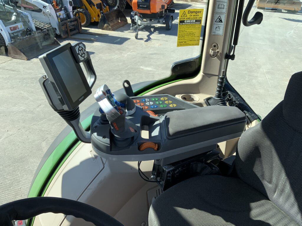 Fendt 516 Power Tractor (ST26070)