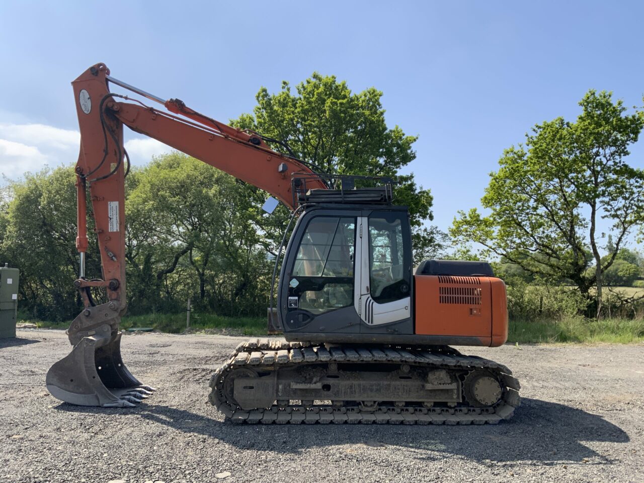 Hitachi Zaxis 130LCN-3 Digger (ST22593) - RJ and KD McLean Ltd