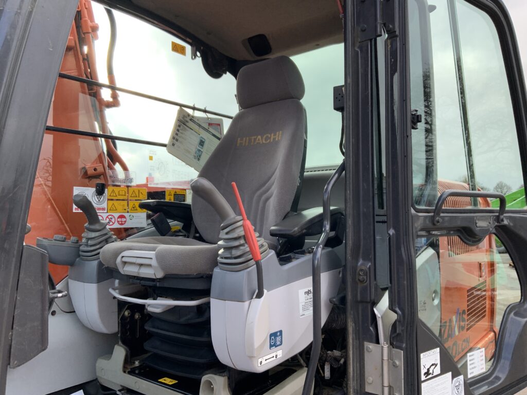 Hitachi ZAXIS 130LCN-5B Digger (ST25541)