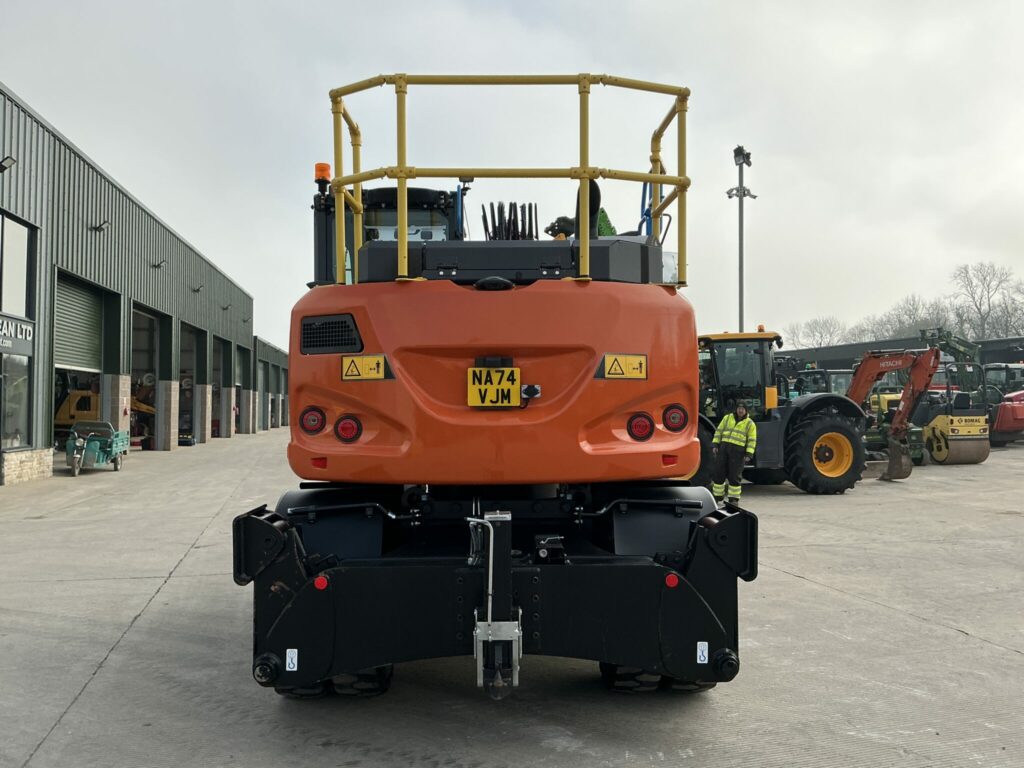 Hitachi Zaxis 135W Tab boom Rubber duck Digger (ST26075)