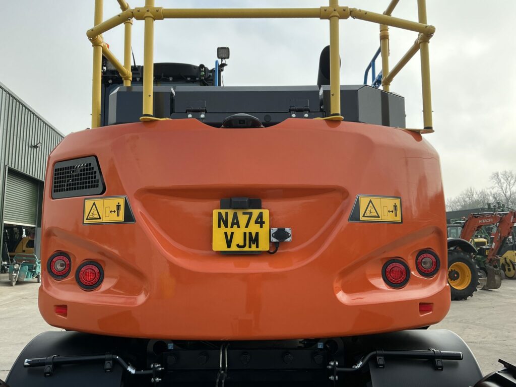 Hitachi Zaxis 135W Tab boom Rubber duck Digger (ST26075)