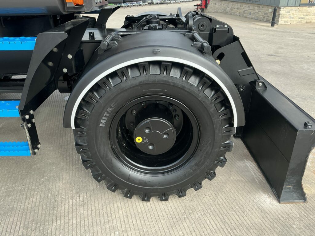 Hitachi Zaxis 135W Tab boom Rubber duck Digger (ST26075)