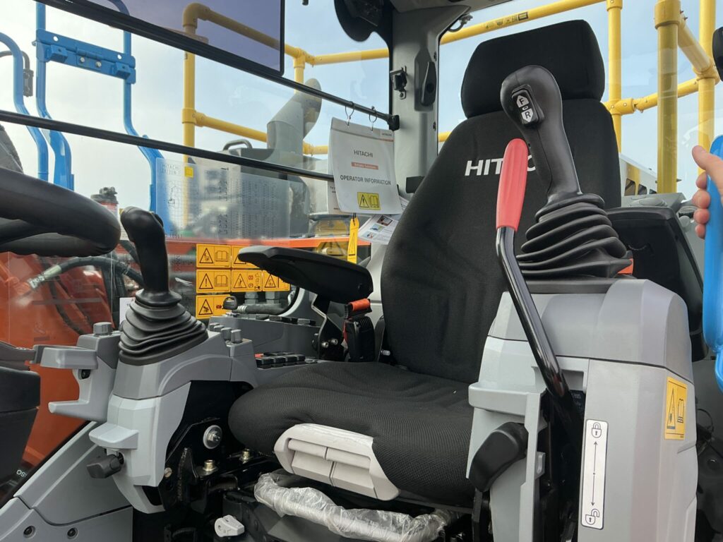 Hitachi Zaxis 135W Tab boom Rubber duck Digger (ST26075)