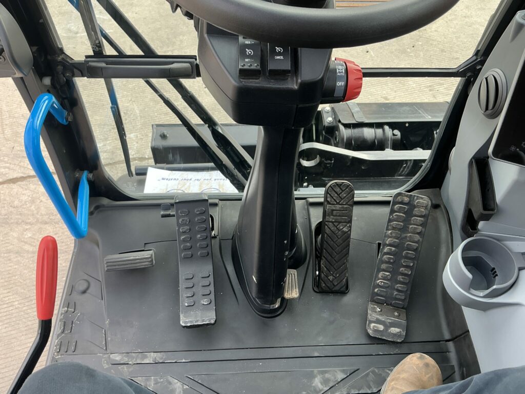 Hitachi Zaxis 135W Tab boom Rubber duck Digger (ST26075)