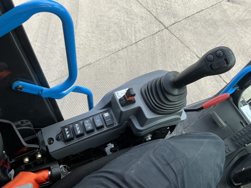 Hitachi Zaxis 135W Tab boom Rubber duck Digger (ST26075)