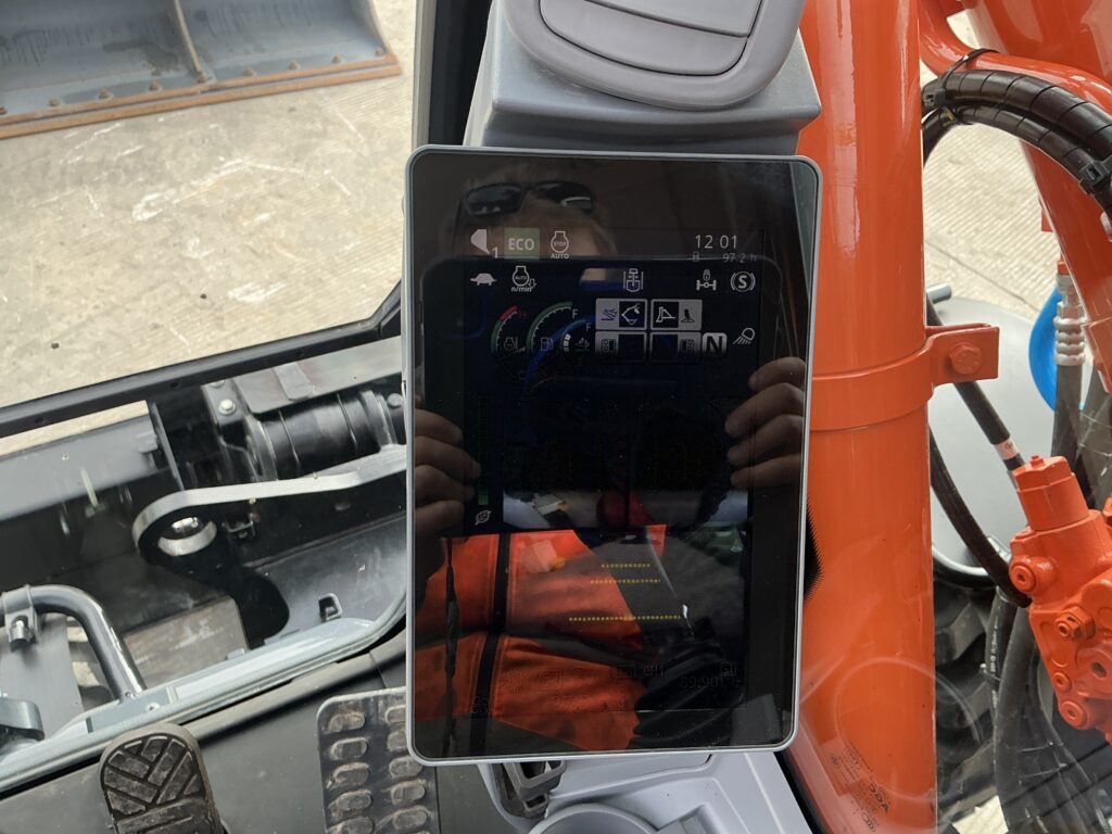 Hitachi Zaxis 135W Tab boom Rubber duck Digger (ST26075)