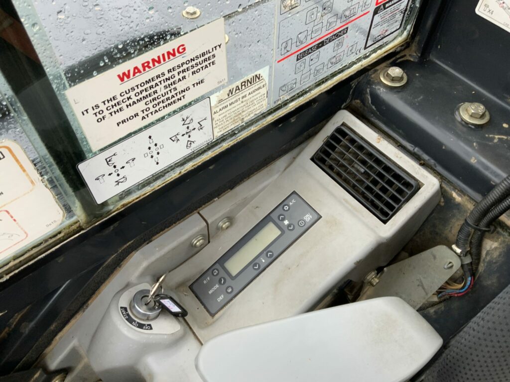 Hitachi Zaxis 65 USB-5A Digger (ST25605)