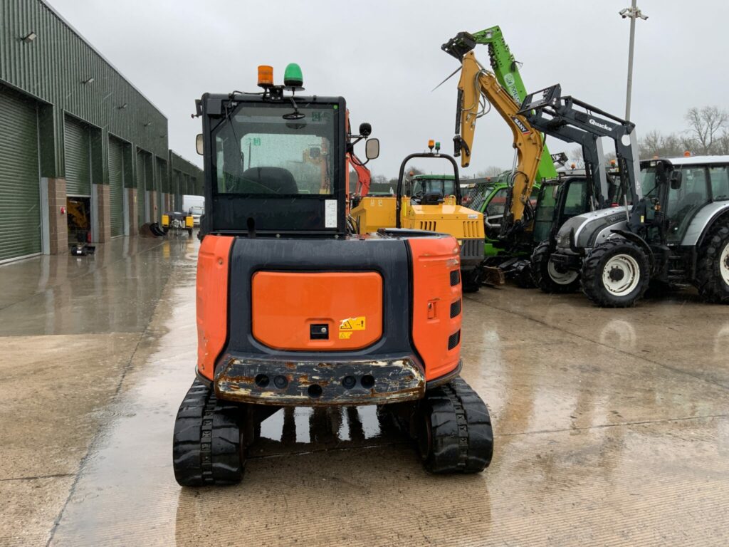 Hitachi ZX65 USB-5 Digger (ST25603)