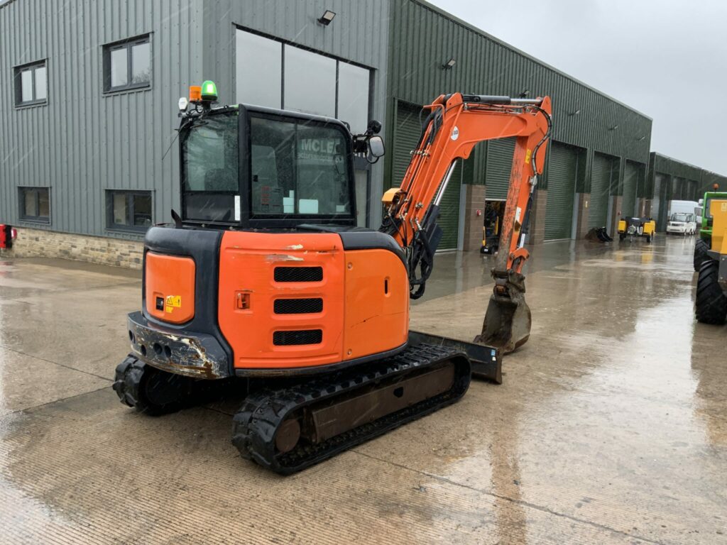 Hitachi ZX65 USB-5 Digger (ST25603)