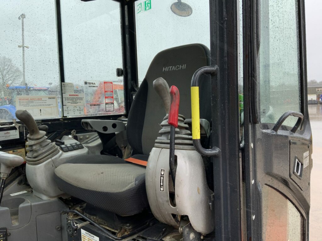 Hitachi ZX65 USB-5 Digger (ST25603)