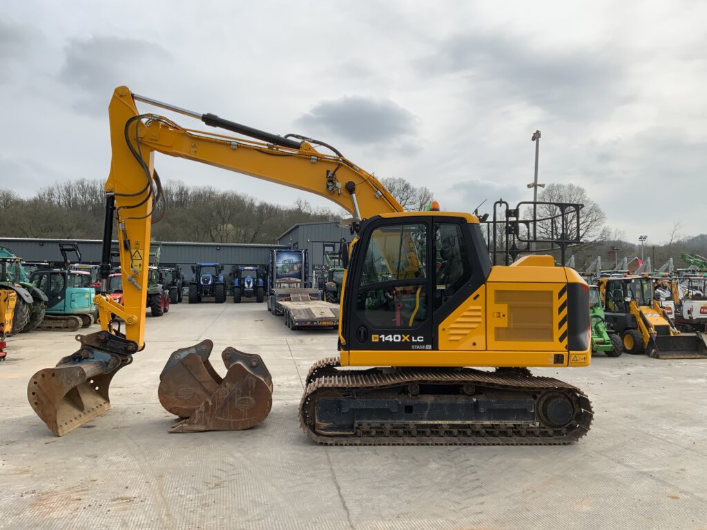 JCB 140X LC Digger (ST26188)