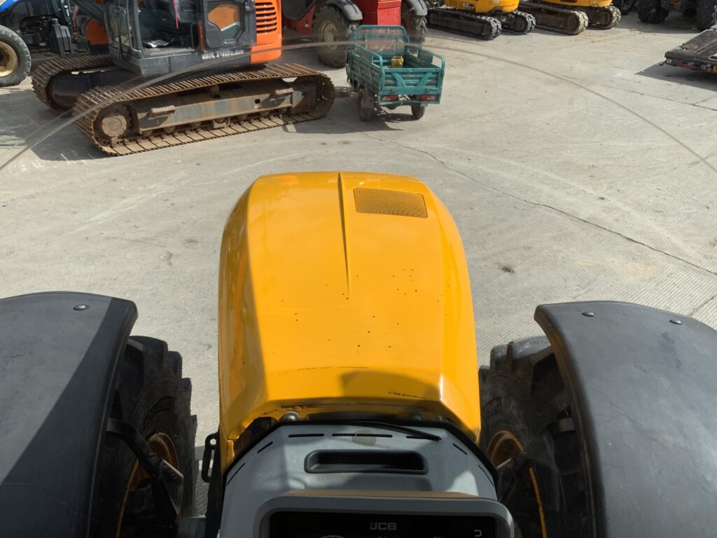 JCB 4220 Fastrac Tractor (ST26097)