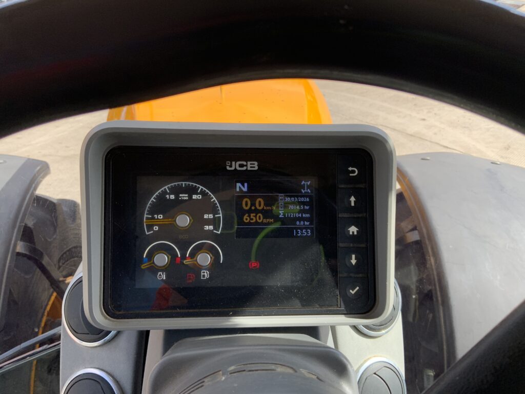 JCB 4220 Fastrac Tractor (ST26097)