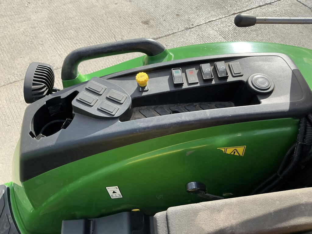 John Deere 4049M Tractor (ST26251)