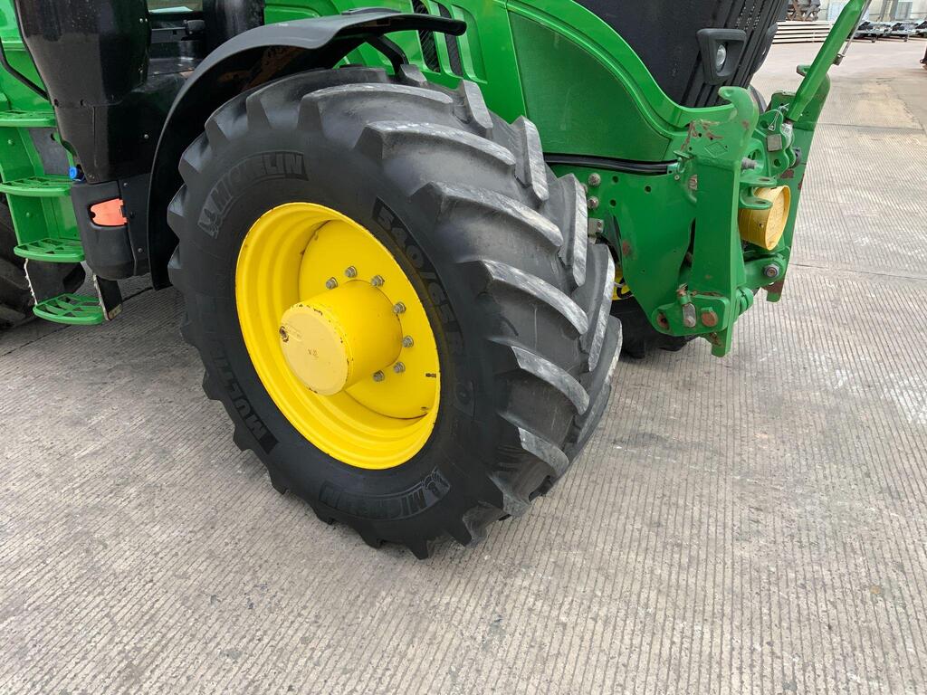 John Deere 6215R Tractor (ST23802)
