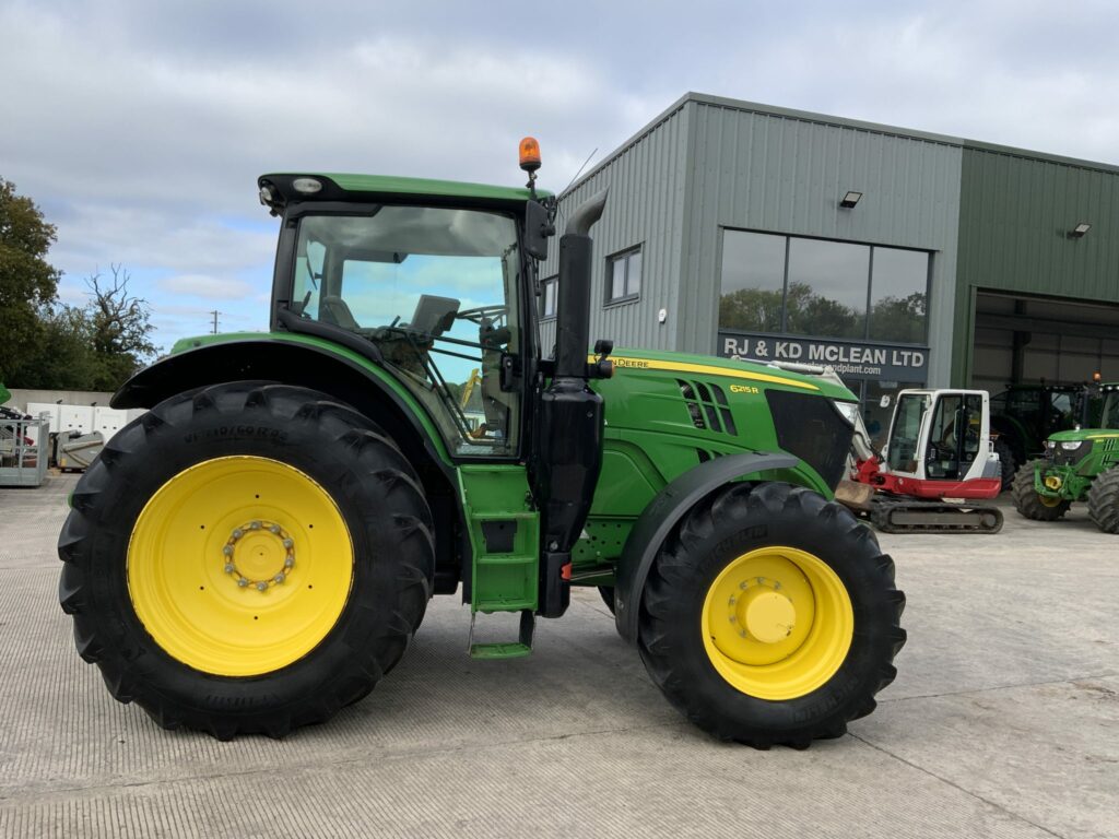 John Deere 6215R Tractor (ST24428)