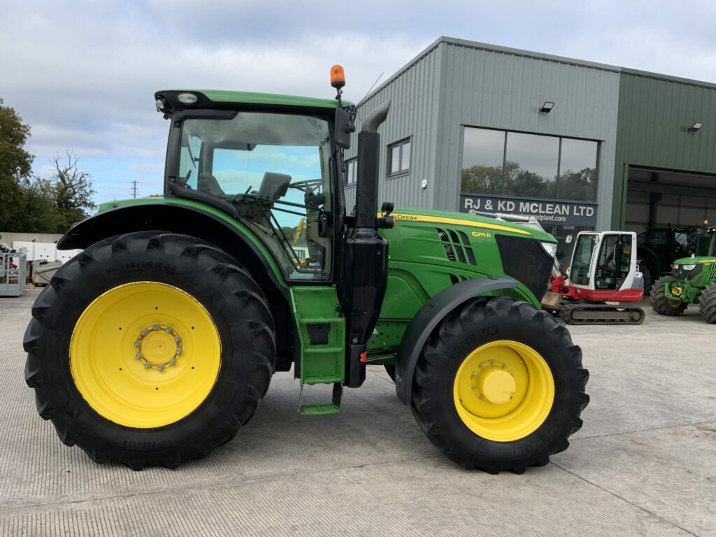John Deere 6215R Tractor (ST24428)