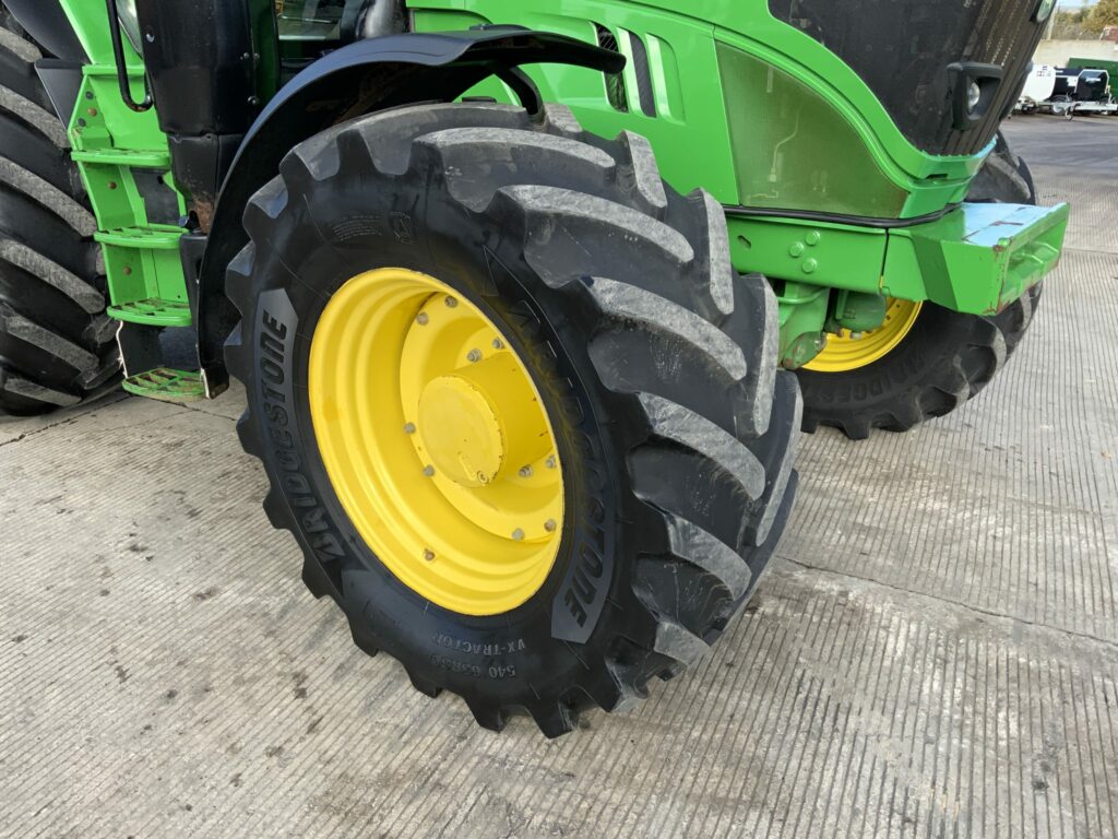 John Deere 6215R Tractor (ST24593)