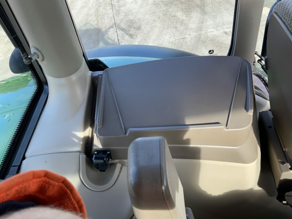 John Deere 6215R Tractor (ST24593)