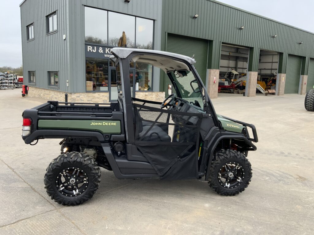 John Deere XUV 865M Gator (ST24249)
