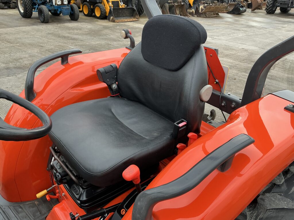 Kubota L4240 Tractor (ST26093)