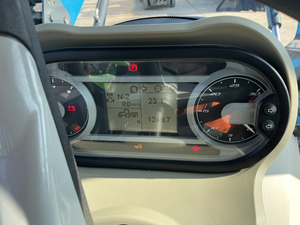 Landini 4-090 Loader Tractor (ST25977)