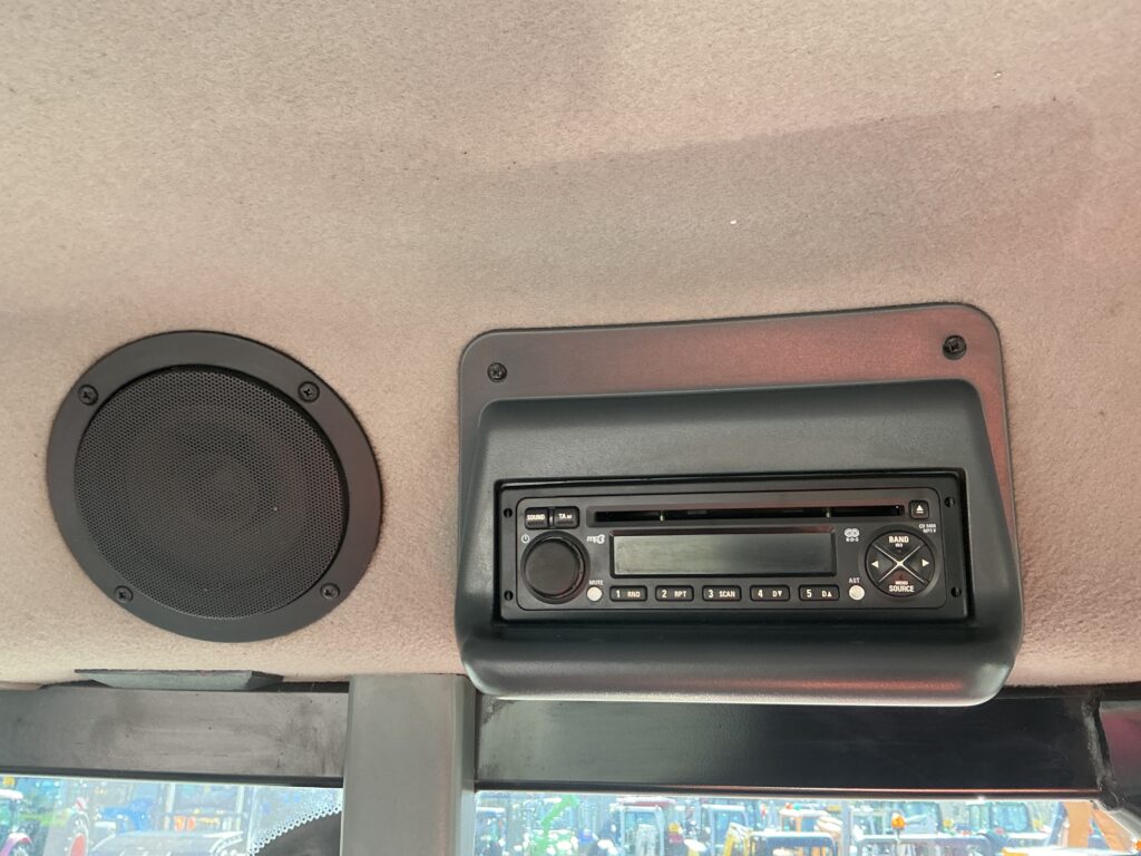 McCormick MC115 Loader Tractor (ST25693)