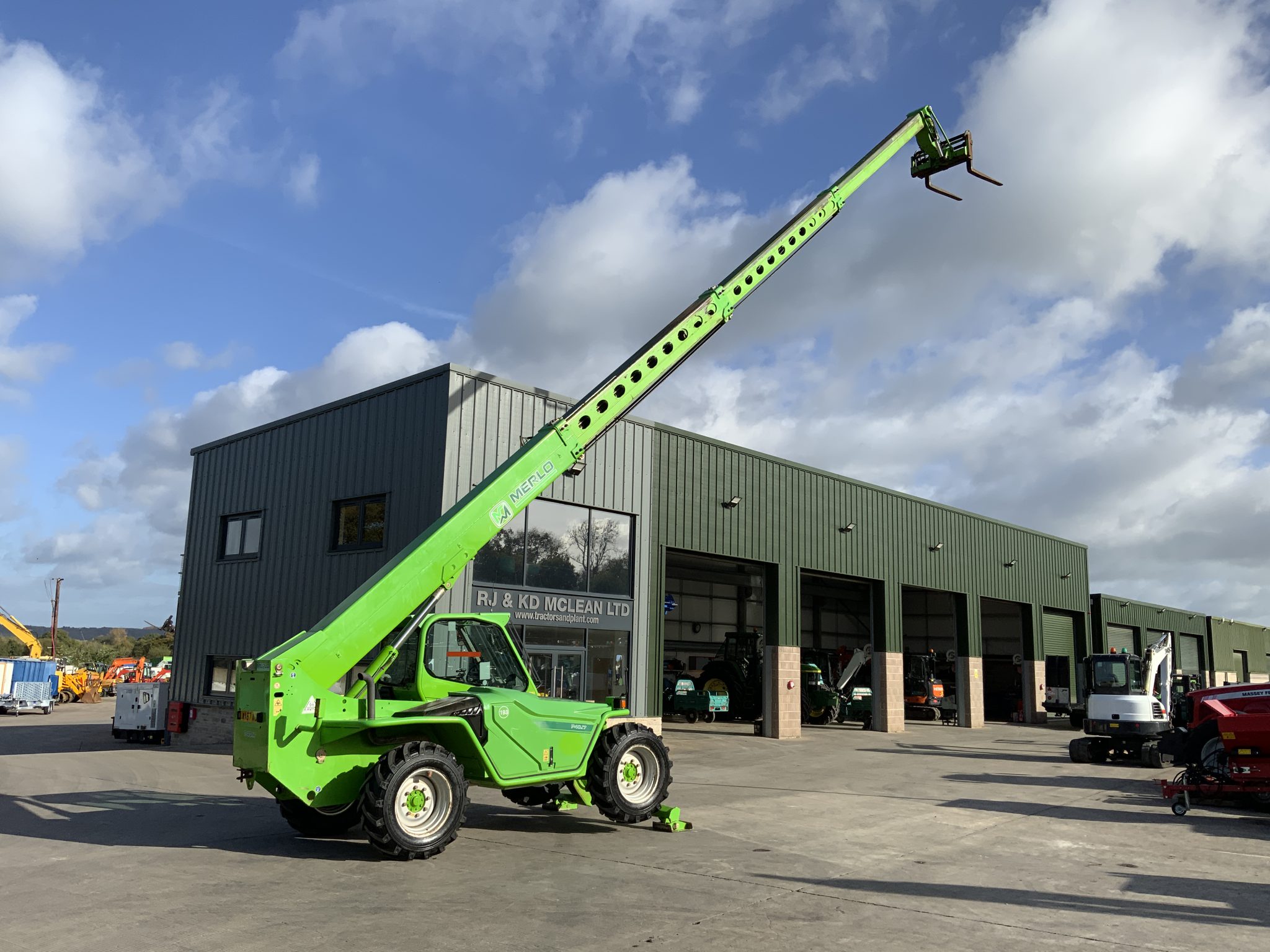 merlo-p40-17-telehandler-st25025-copy-merlo-p40-17-telehandler-img-3447-2048x1536-1