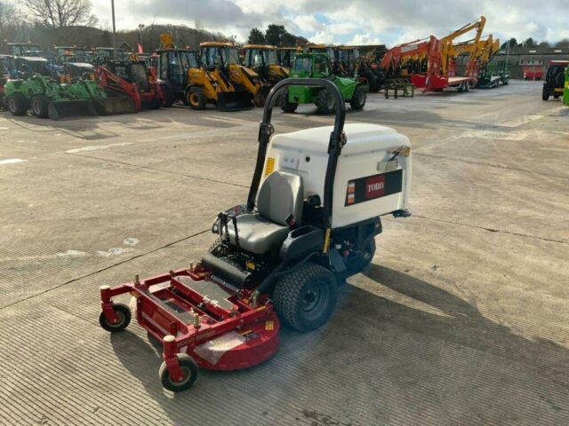 toro-z8000-series-lawn-mower-st21609-26bc4d559b5d45a29d481d0f356381f8