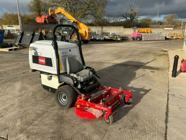 toro-z8000-series-lawn-mower-st21609-66c5a6543e9f4eb79495182114602eba