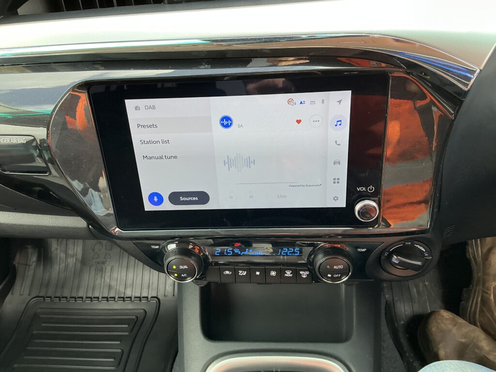 Toyota Hilux Invincible Double Cab Pickup (ST24353)