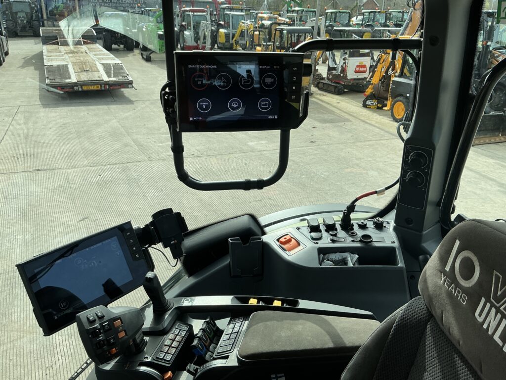 Valtra N175 Versu Unlimited Tractor (ST25906)