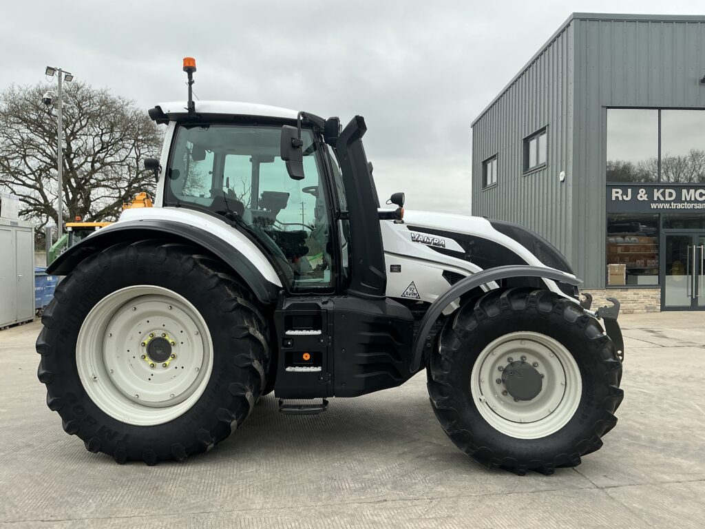 Valtra T234 Versu Tractor (ST25939)