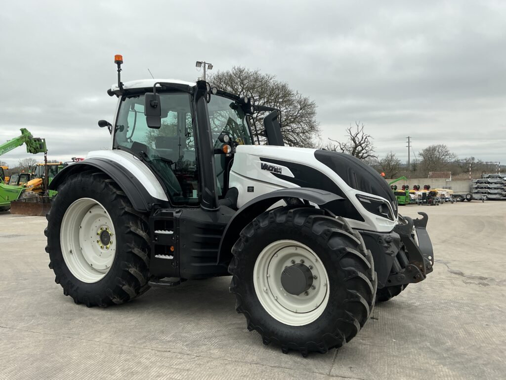 Valtra T234 Versu Tractor (ST25939)