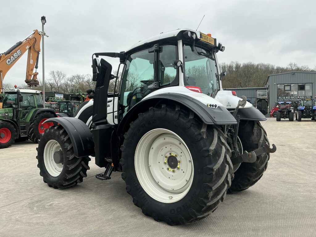 Valtra T234 Versu Tractor (ST25939)