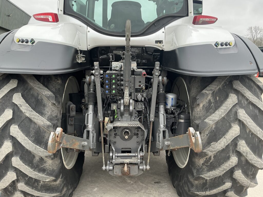 Valtra T234 Versu Tractor (ST25939)