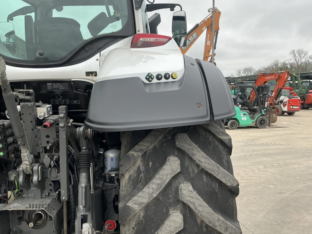 Valtra T234 Versu Tractor (ST25939)