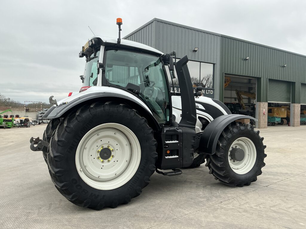 Valtra T234 Versu Tractor (ST25939)