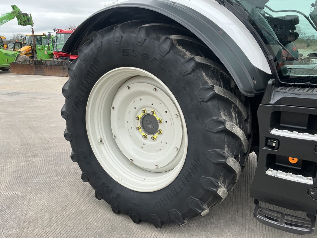 Valtra T234 Versu Tractor (ST25939)