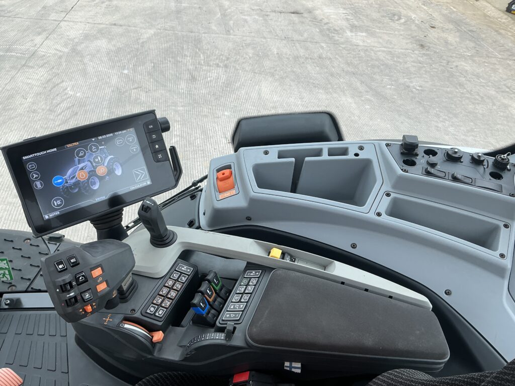 Valtra T234 Versu Tractor (ST25939)