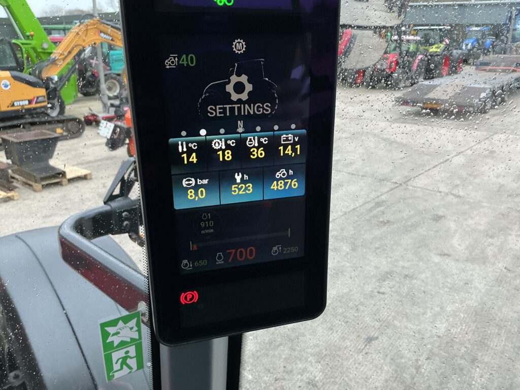 Valtra T235 Active Tractor (ST25715)