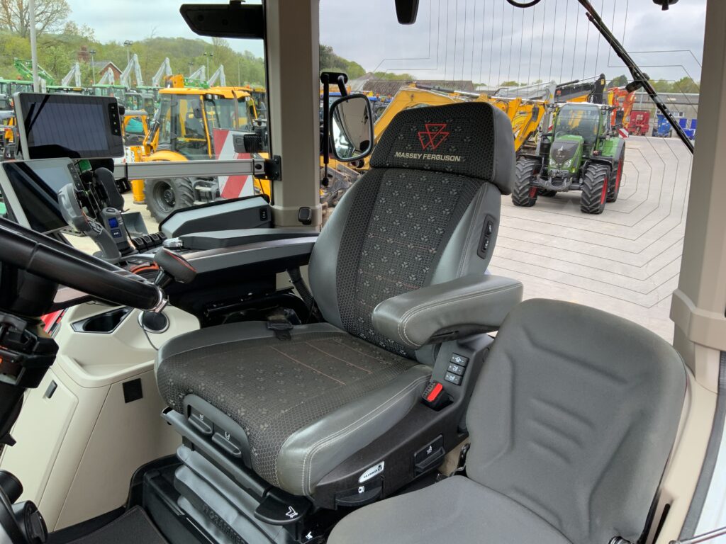 Massey Ferguson 9S.425 Dyna VT Tractors (ST26593)