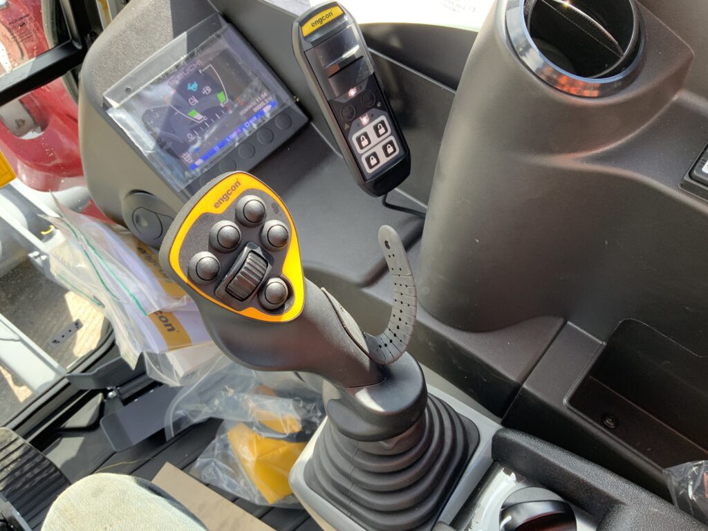 New Unuesd Takeuchi TB290-2 & Engcon Tilt Rotator