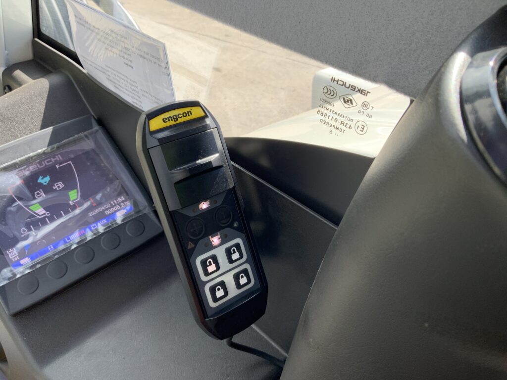 New Unuesd Takeuchi TB290-2 & Engcon Tilt Rotator