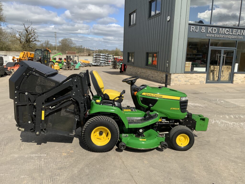 John Deere X950R Hi Dump Ride On Mower (ST26316)