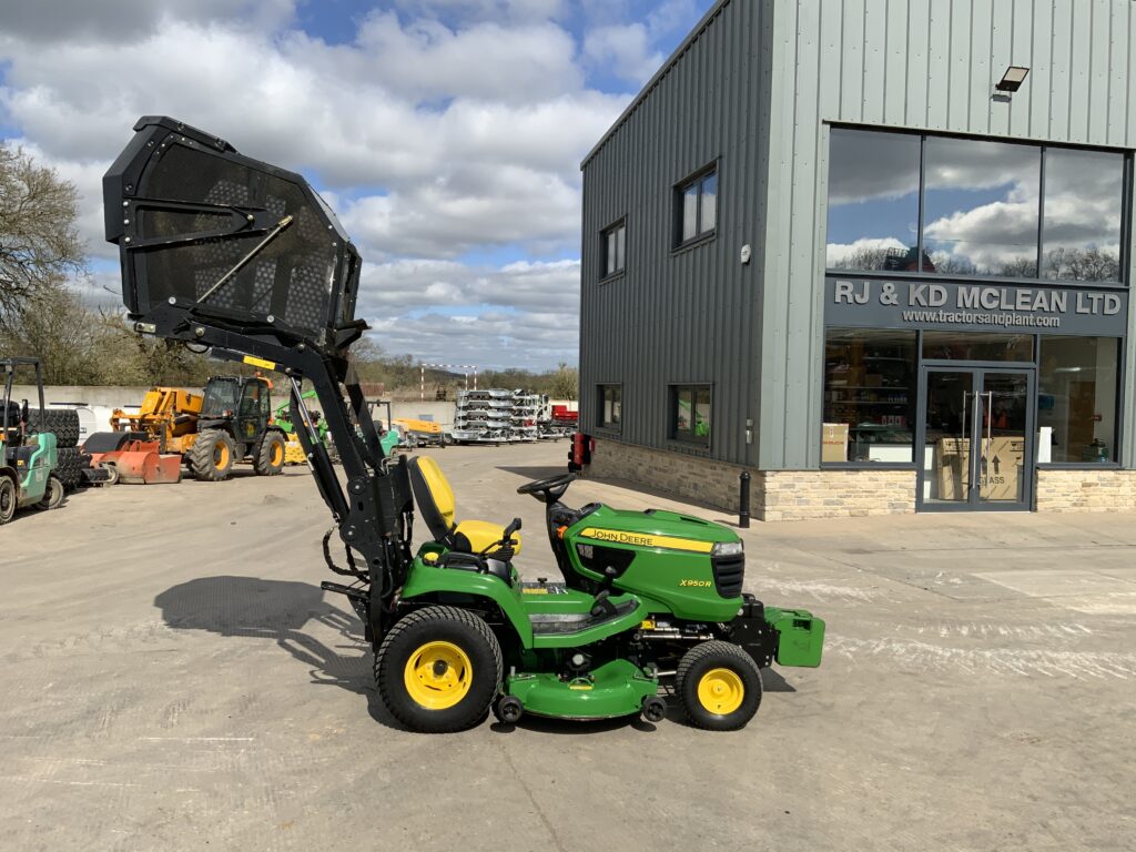 John Deere X950R Hi Dump Ride On Mower (ST26316)